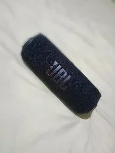 Venda-ser caixinha de som JBL original, usado apenas 3 vez 
