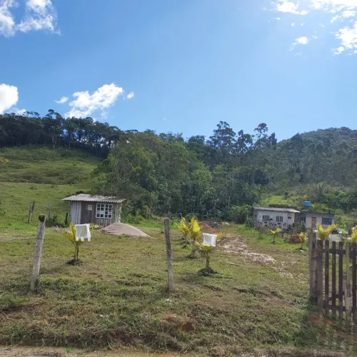 Terreno plano para Sitio com cachoeira