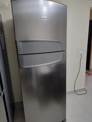 Vendo geladeira inox 348 lts frost free 110 vls ( acompanha transformado )r
