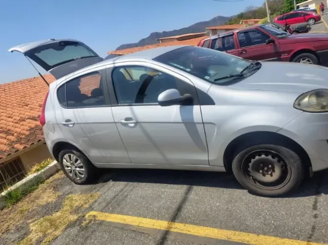 Fiat Palio Attractive 1.0 EVO Fire Flex 8V 5P 2012