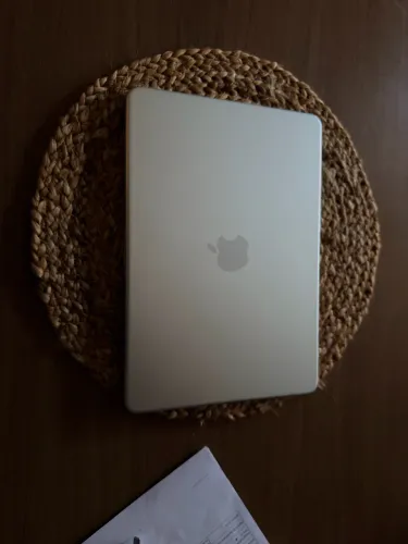     MacBook Neo 8GB/256GB Silver - Menos de 1 Mês de Uso