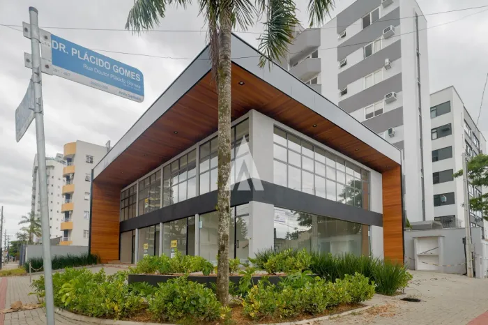 Loja comercial com 84,02m² à venda no bairro Anita Garibaldi em Joinville-SC por R$680.000