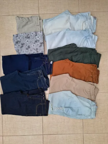 Vende-se roupas masculinas e femininas