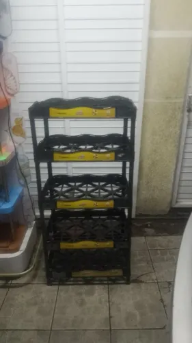 Vendo Expositor Elma Chips por R$120 cada. Tenho 2. Eles desmontam. Retirada em Realengo