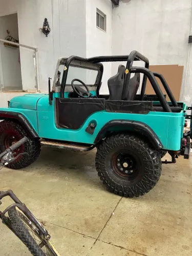 Willys Overland Jeep 2.6 12V Gasolina 2P 1966