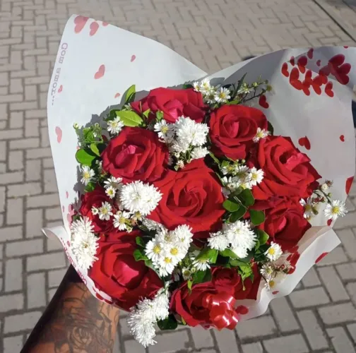 BUQUÊ DE ROSAS 