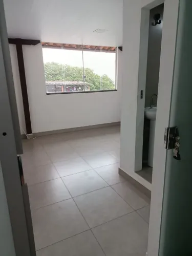 Alugo para moças