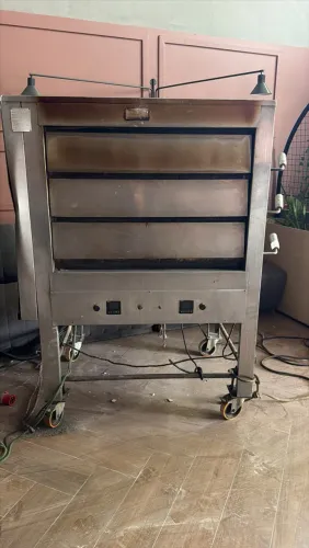 Forno a lastro elétrico
