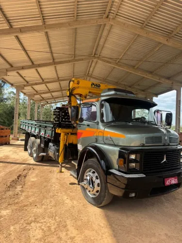Mercedes truck 1318