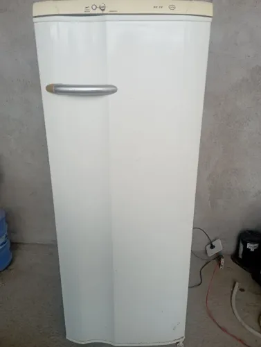 Vendo geladeira 