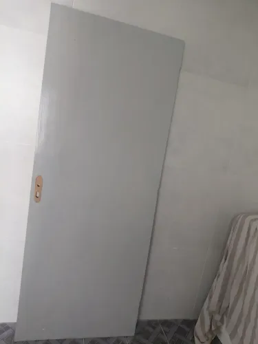 Vendo uma folha de porta
