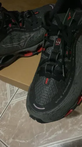 Mizuno Pro 13 Preto C/VERMELHO ( NOVO ) Tamanho 42