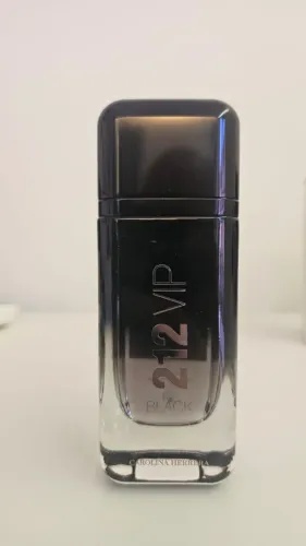 Perfume 212 Vip Black (Carolina Herrera) - 100 ml - Novo / Tester