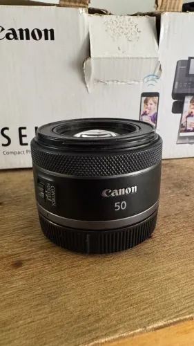 Lente Canon RF 50mm f/1.8 STM - Canon EOS R