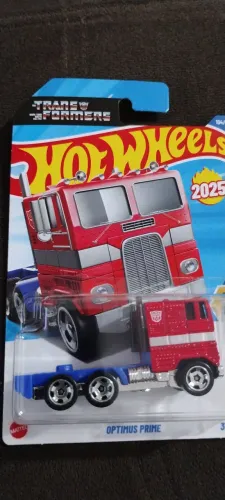 Hot Wheels Optimus Prime Transformers 2025 - Lacrado