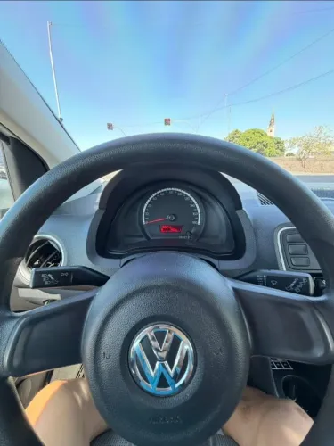 Volkswagen Up! Take 1.0 T. Flex 12V 3P 2015