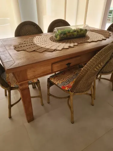 Mesa de Madeira de Demolição vinda de MG com 6 cadeiras