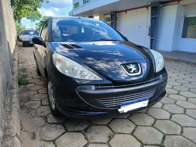 Peugeot 207 XR 1.4 Flex 8V 5P 2011