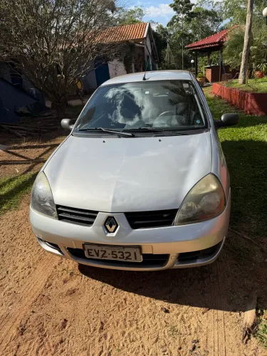 Renault Clio Hi-flex 1.0 16V 3P 2011