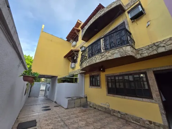 Vendo casa em vila aconchegante na Vila da penha