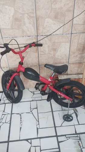 bicicleta infantil vermelha aro 16