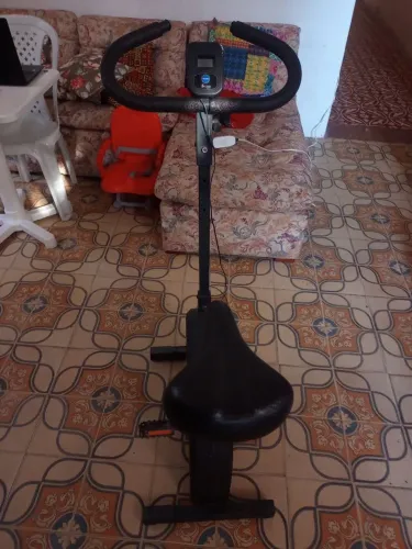 IMPERDÍVEL : BICICLETA ERGOMÉTRICA