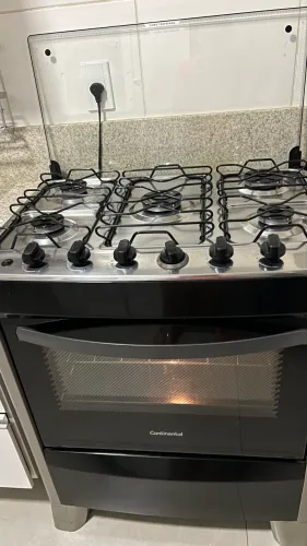 Fogão Continental 5 Bocas FC5CS Preto Mesa de Vidro Forno E Tripla Chama