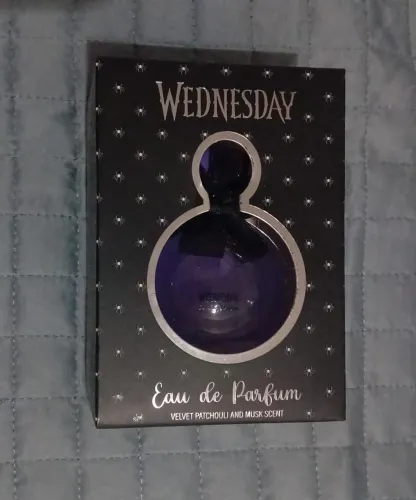 Perfume importado original wandinha