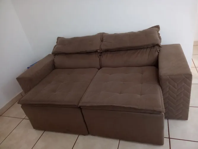 Sof retrátil e reclinável