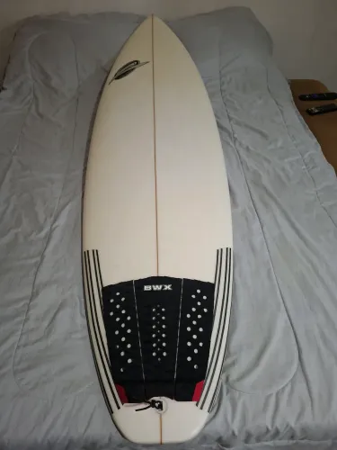 Prancha 6,2 Squash 37 litros Ripwave Epoxy muito rápida praticamente zero!