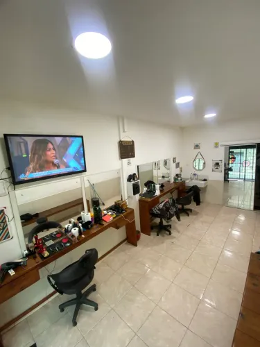 Barbearia montada ou produtos