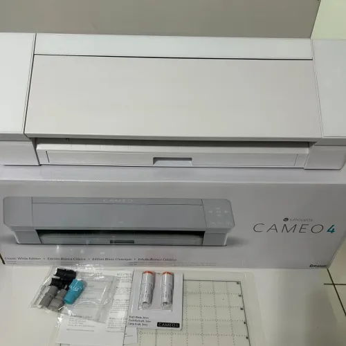 Silhouette Cameo 4 