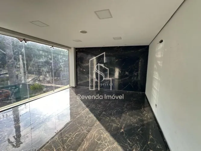 Água Rasa, Prédio Comercial de 600m² com 10 salas e 6 vagas.
