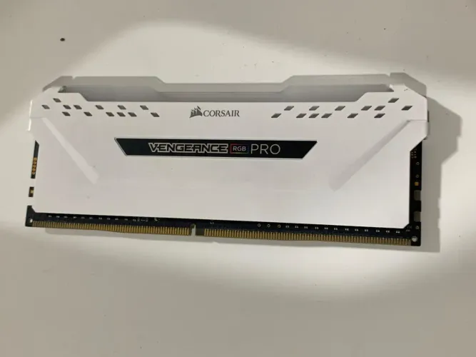 Memoria ram ddr4 corsair 8gb RGB
