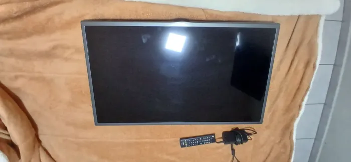 Tv LG 32 polegadas usada sem imagem só sai o som. Em bom estado