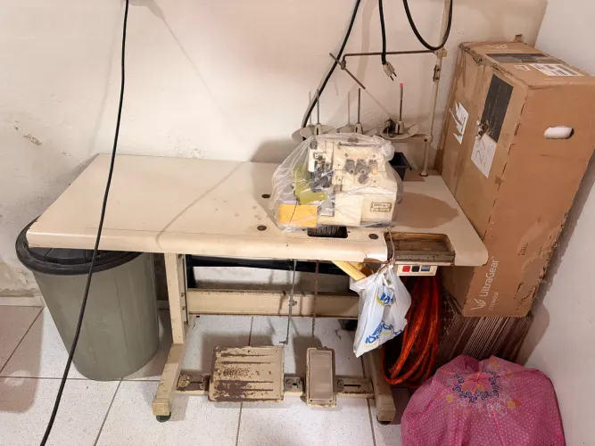 Máquina de costura Overlock SINGER - Funcionando Perfeitamente