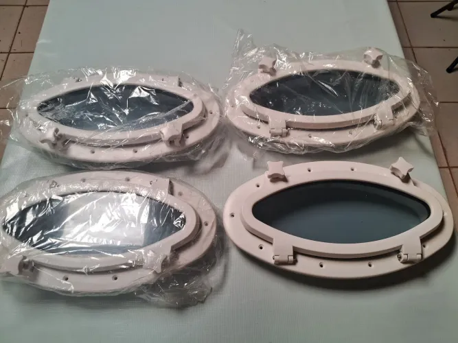  VENDO 04 ESCOTILHA 1.400 REAIS ás Quatro 
