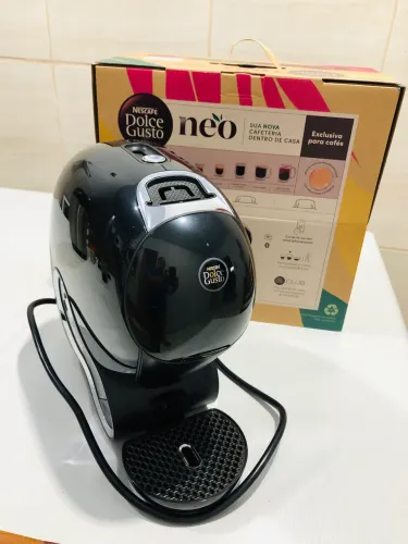 Cafeteira NEO Exclusiva Cafés Pretos Nescafé Dolce Gusto Preta Onyx 220v