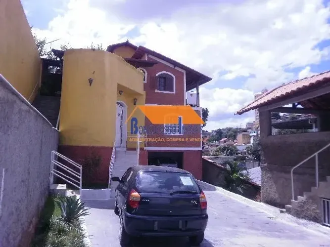 Casa de 6 quartos no bairro Aparecida