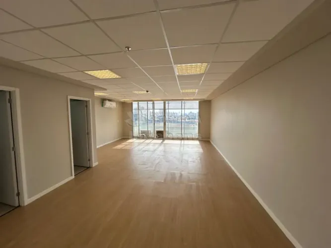 Sala Comercial com 60m² para Locação no bairro Jardim Redentor