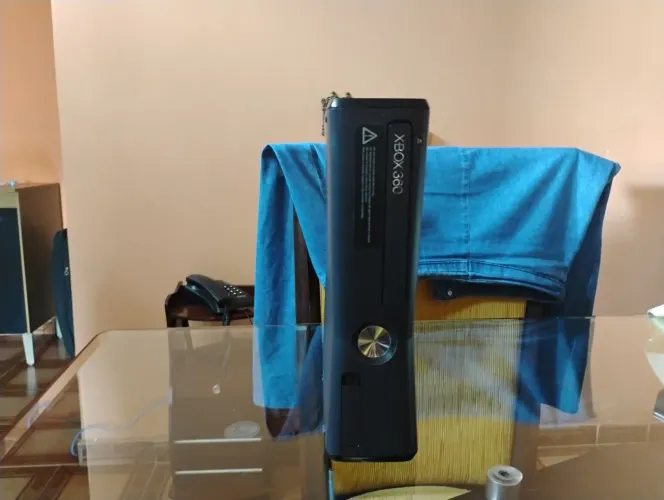 Xbox 360 DESBLOQUEADO Completo Original com 2 controles e Kinect 