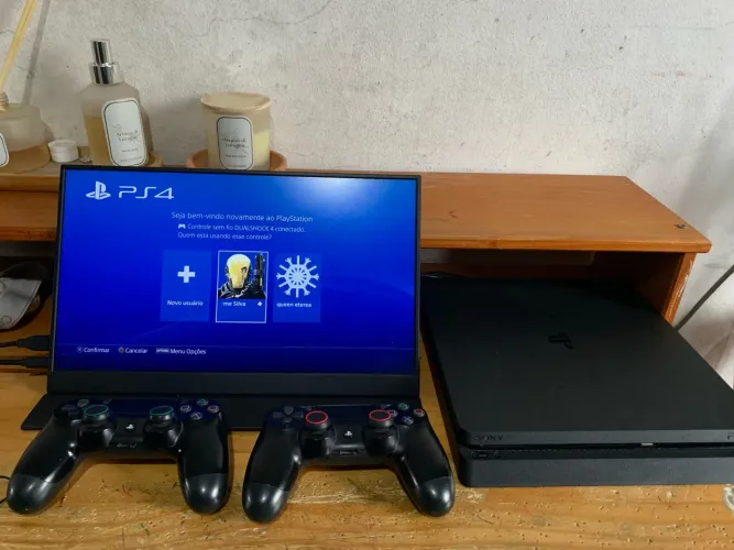 VENDO PS4 + MONITOR PORTÁTIL + 2 CONTROLES + SPIDER-MAN