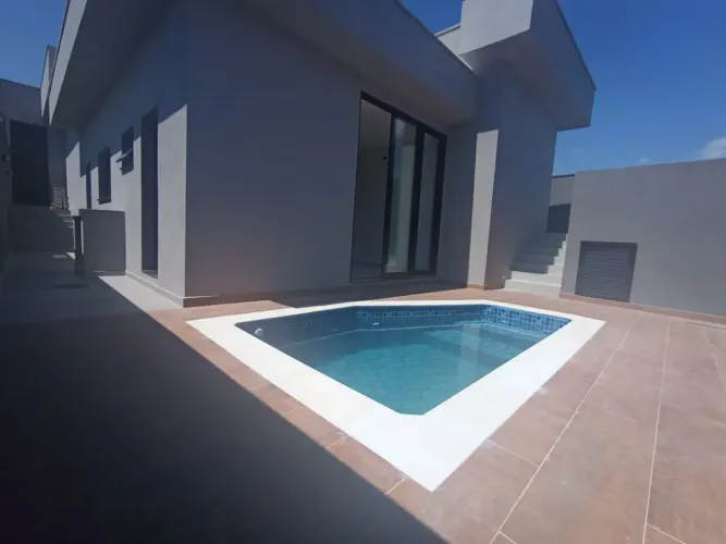 Linda casa recém construída disponível para Venda/Locação no Condomínio Cyrela em Taubaté/