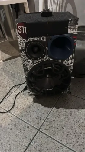 Caixa som - TROCO POR CELULAR