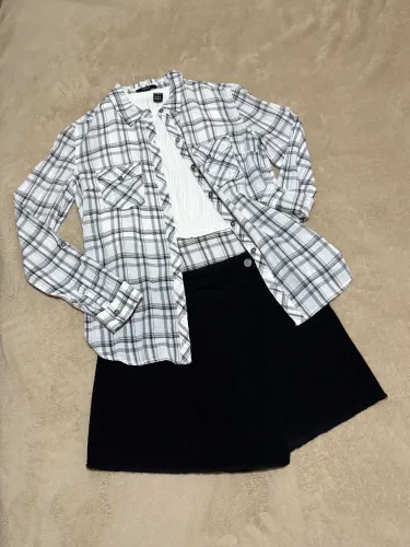Short saia Zara em veludo cotelê tam P