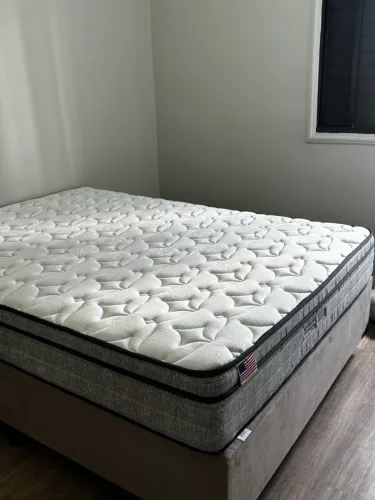 Cama de casal nova