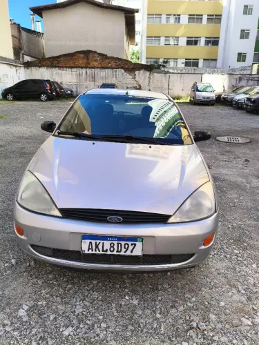 Ford Focus 1.8 16V 5P 2003