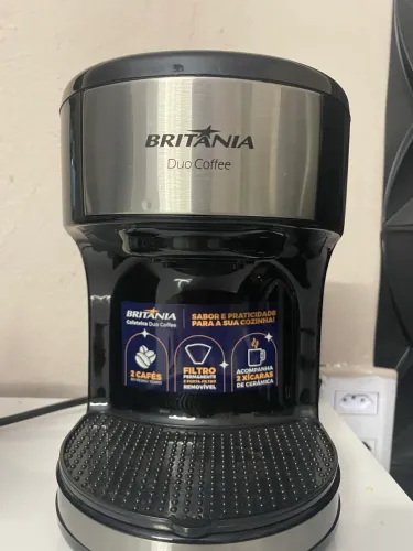 Cafeteira elétrica Britânia com duas xícaras
