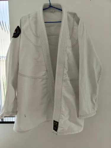 Kimono de Jiu-Jitsu HONOUR MKS Combat Branco e Faixa Branca