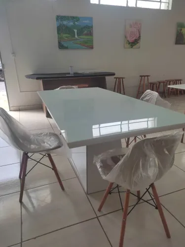 Mesa de jantar,tampo de vidro + 4 Cadeiras Eiffel
